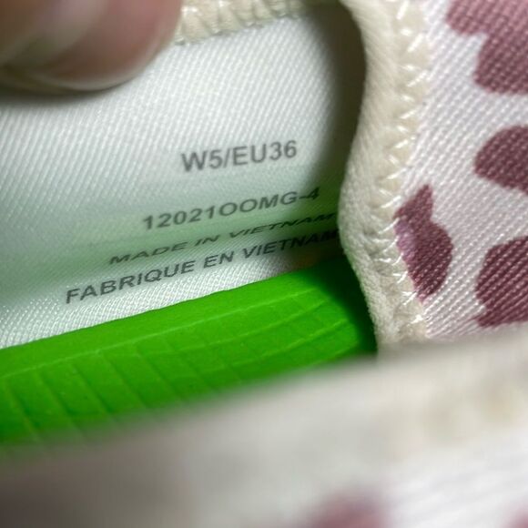 NWT Oofos Oomg Eezee Women’s Size 5 Rose Leopard Slip On Comfort Shoes - Picture 6 of 11